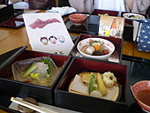 三姉妹弁当・・美味!